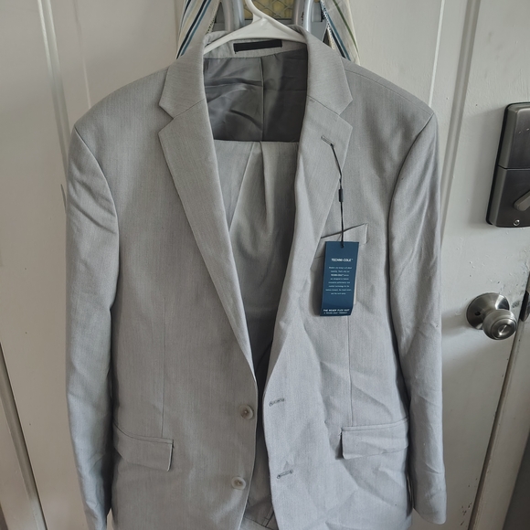 Kenneth Cole Reaction Light Gray Suit Blazer - Picture 1 of 2